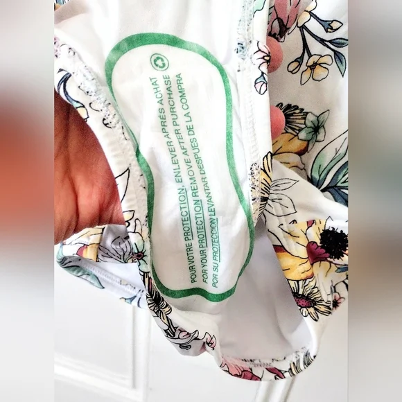 Freshwater Women's Floral One Piece Swimsuit Size Small - New With Tags - Picture 4 of 4